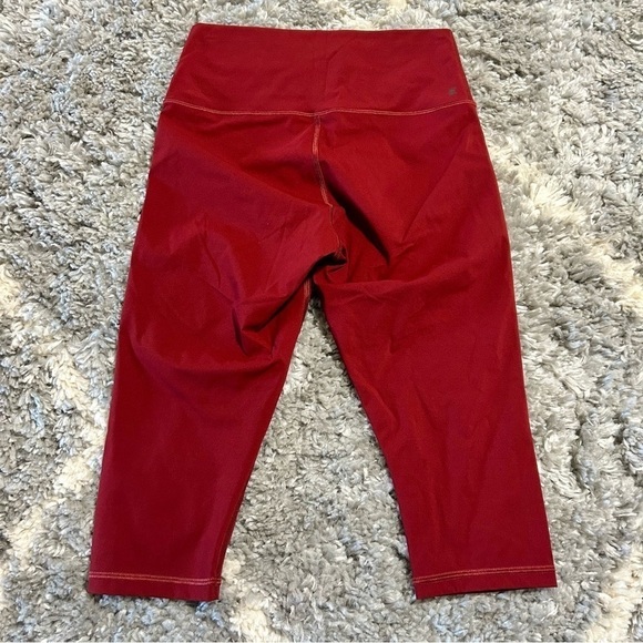 Everlane The Perform Cropped‎ Legging in Red sz M - Picture 4 of 4